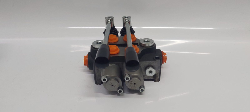 Distribuitor hidraulic cu 2 manete fara flotant 80L/min. [2]