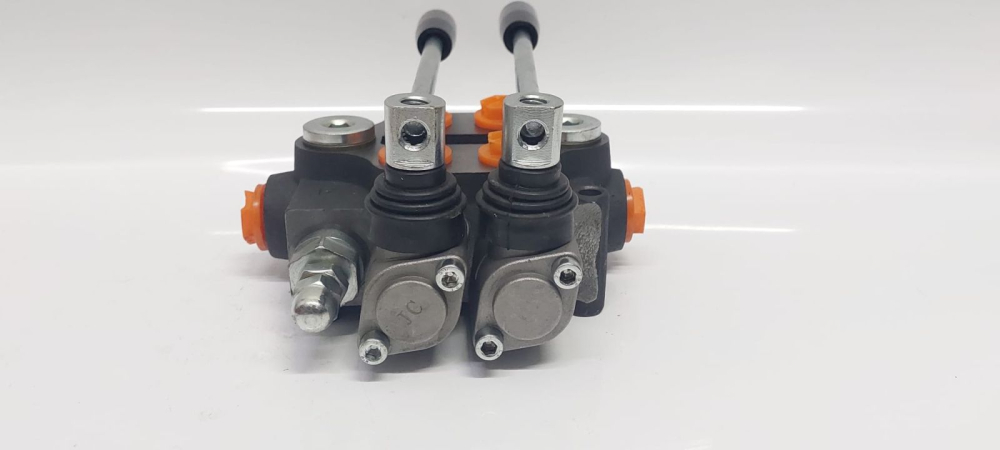 Distribuitor hidraulic cu 2 manete fara flotant 80L/min. [5]