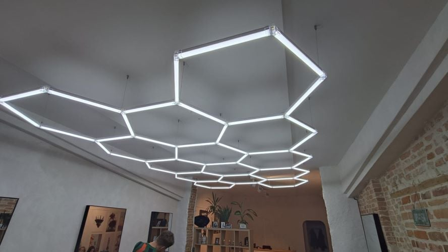 Aplica LED Hexagon HoneyComb, 14 Hexagoane, garaj atelier barbershop 3389x2444 [2]