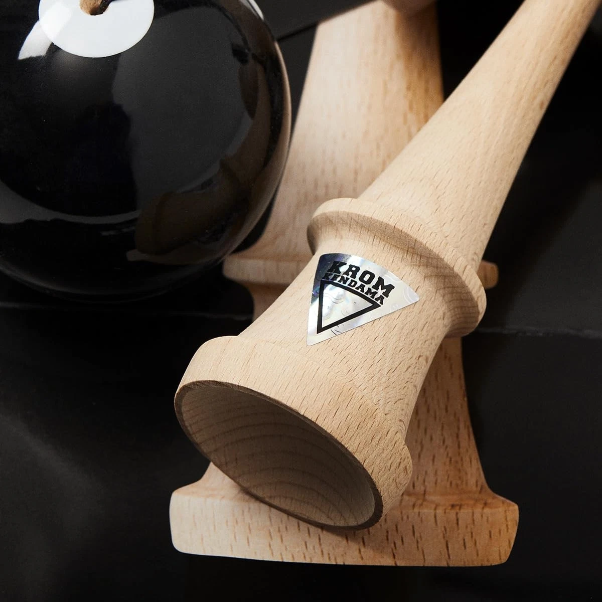Kendama Tip KROM Pop Chrome Pop LOL Clear, Negru [6]