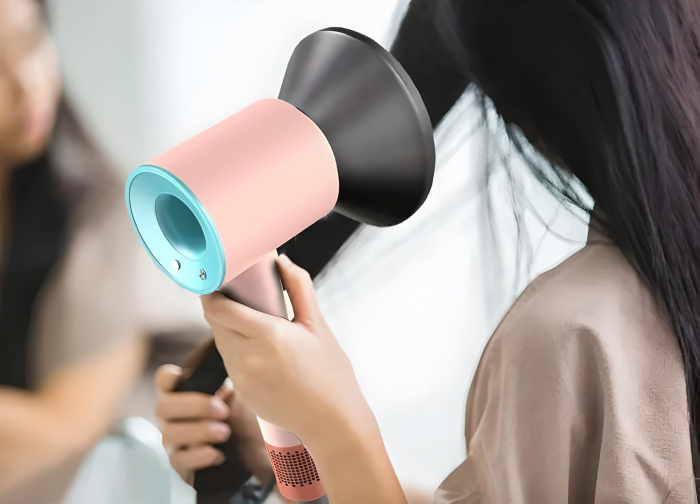 https://gomagcdn.ro/domains2/yarco.ro/files/product/medium/uscator-de-par-profesional-yarco-macarons-cu-ioni-negativi-motor-ultra-puternic-110-000-rpm-3-viteze-4-setari-de-temperatura-aer-rece-si-cald-5-a-631805.jpg [3]