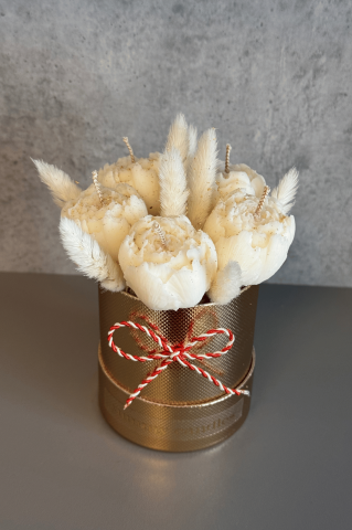 Martisor cutie cu 5 flori din ceara alb [1]