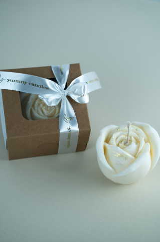 Lumanare Flor de Amor alba cu sclipici auriu [2]