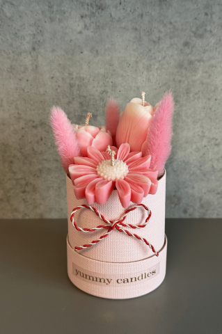 Lumanari Martie - Martisor cutie cu 3 flori din ceara roz