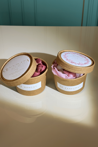 Yummy Candles x Arhitectura Gustului - Pachet Paste Wax Melts Pink Blossom si Ciocolata belgiana cu lapte si zmeura