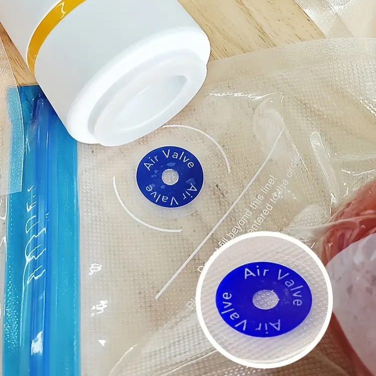 Вакуумен уред за храни ZAFIT™ PMP-02, включени 10 вакуумни плика, преносим, тип помпа, презареждаем, акумулатор 400 mAh, мощност 3 W, дебит 2.5 л/мин, включен кабел за зареждане [4]