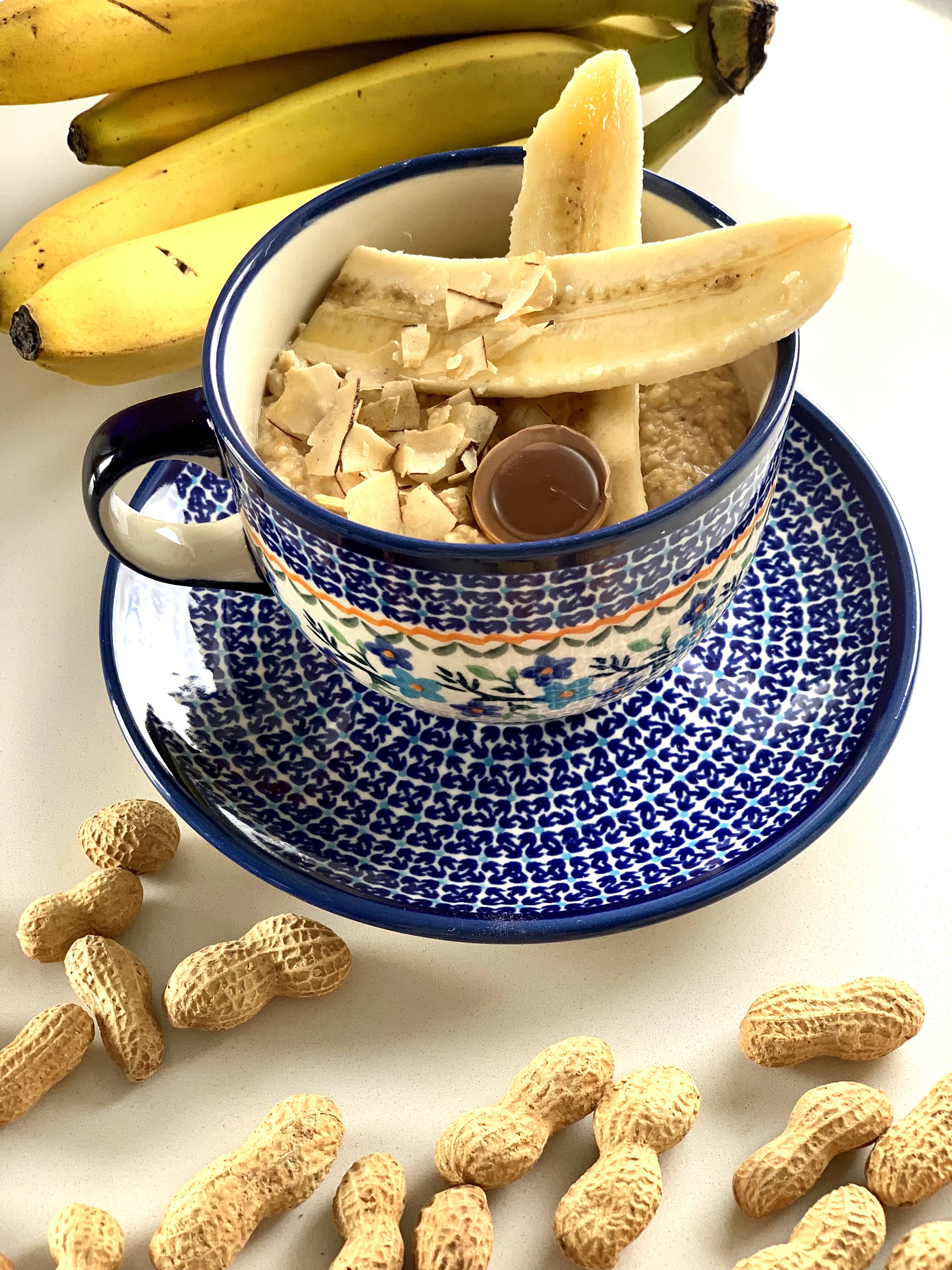 Porridge cu banane și alune