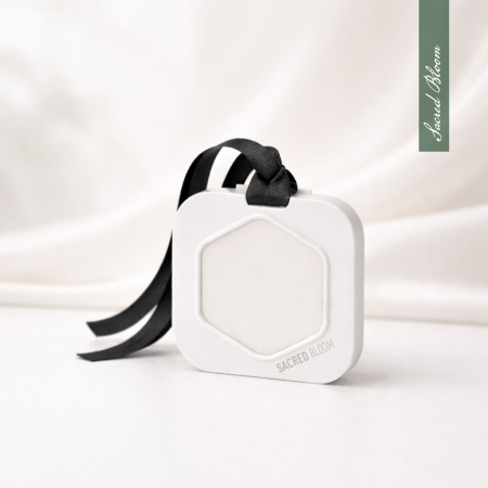 Medalioane Parfumate - Medalion Parfumat "Sacred Bloom"