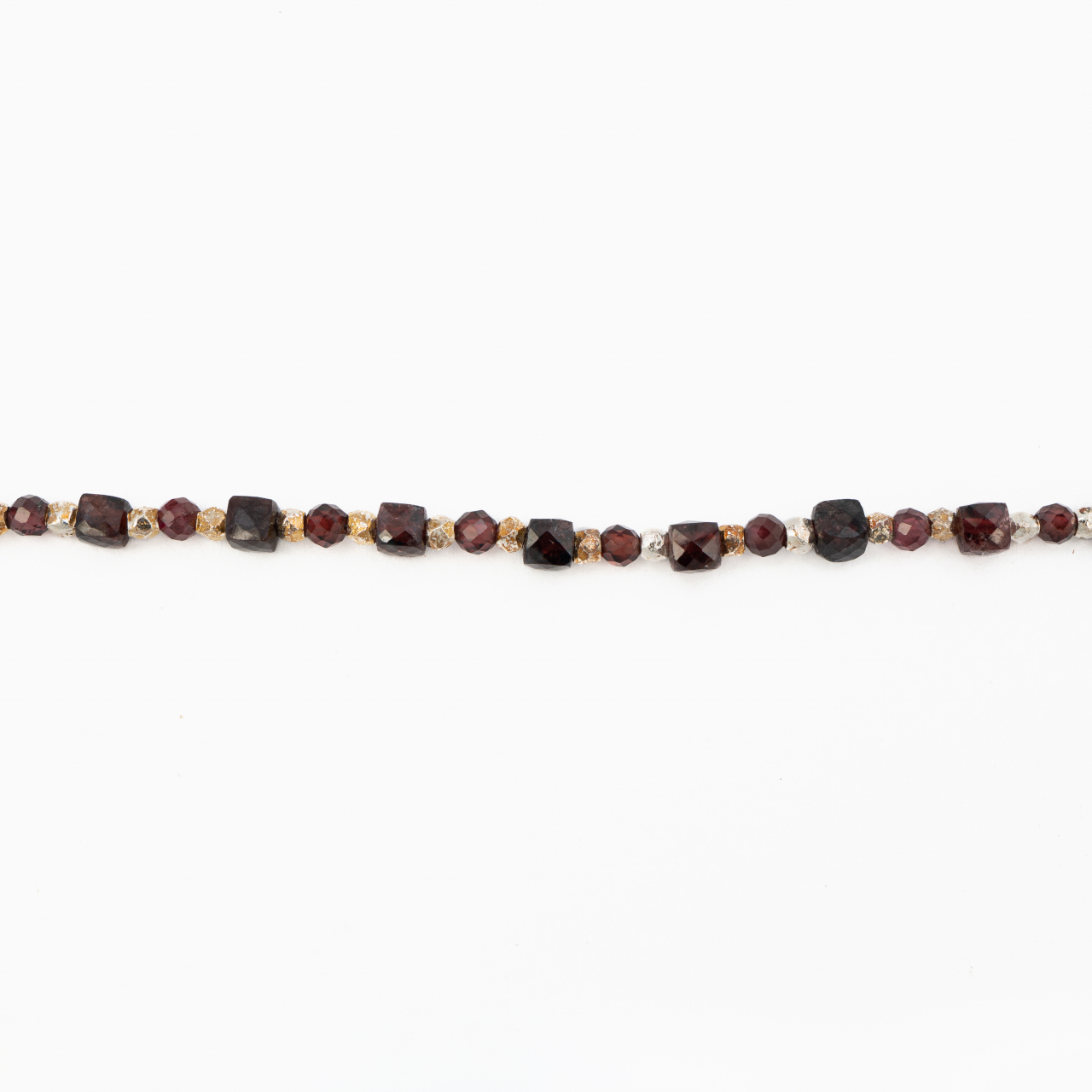 Colier argint pietre semipretioase granat microfatetat 2,5 mm si cubulete de 4 mm cu accente din bilute de argint lungime 40 cm [2]