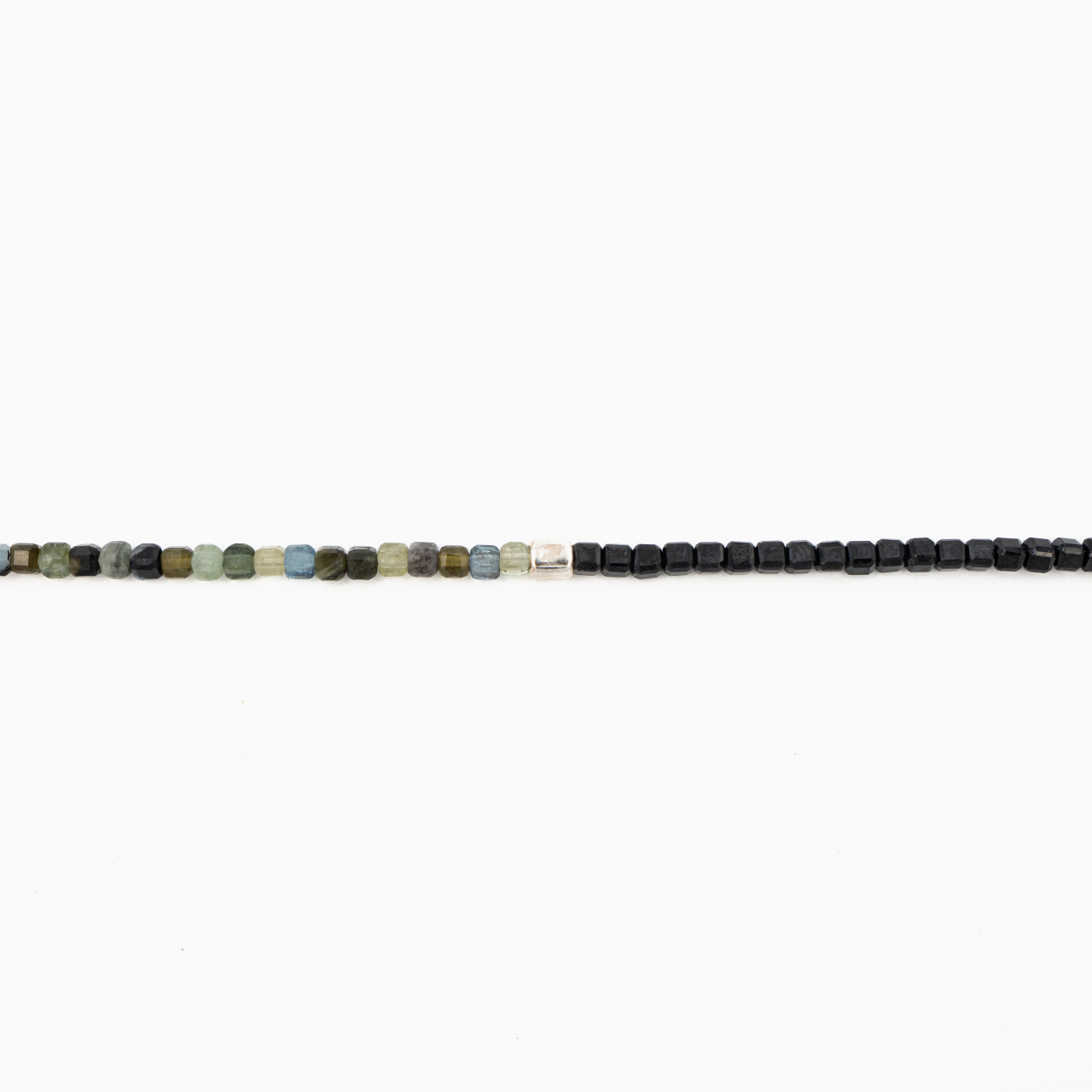 Colier argint pietre semipretioase iolit cubulete de si spinel negru de 3 mm lungime 42 cm [2]