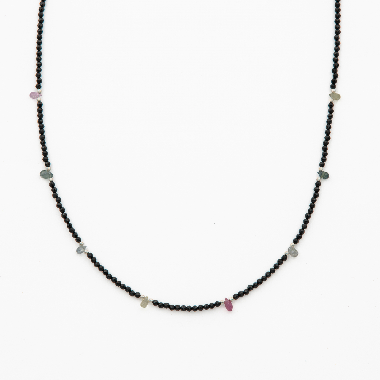 Colier argint pietre semipretioase microfatetate din spinel 2 mm si briolete din safire multicolore lungime 42 cm [1]