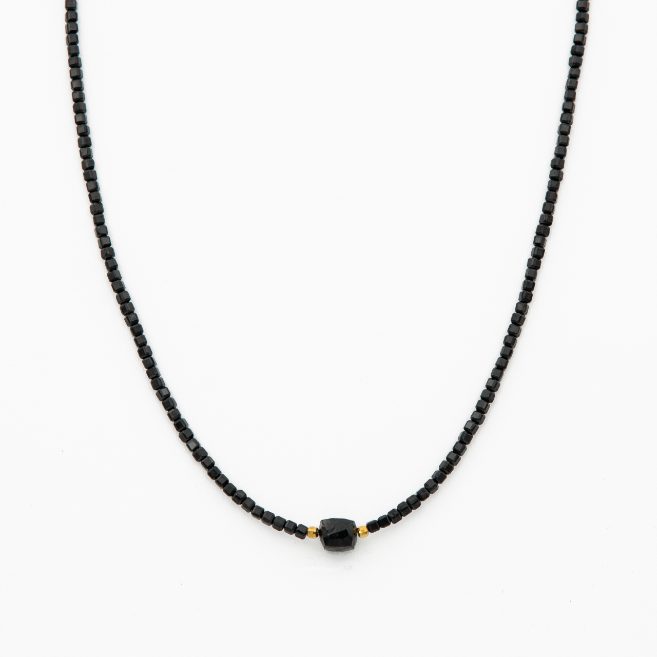 Colier argint pietre semipretioase spinel cubulete 2.5 mm cub central spinel de 7 mm lungime 42 cm [1]