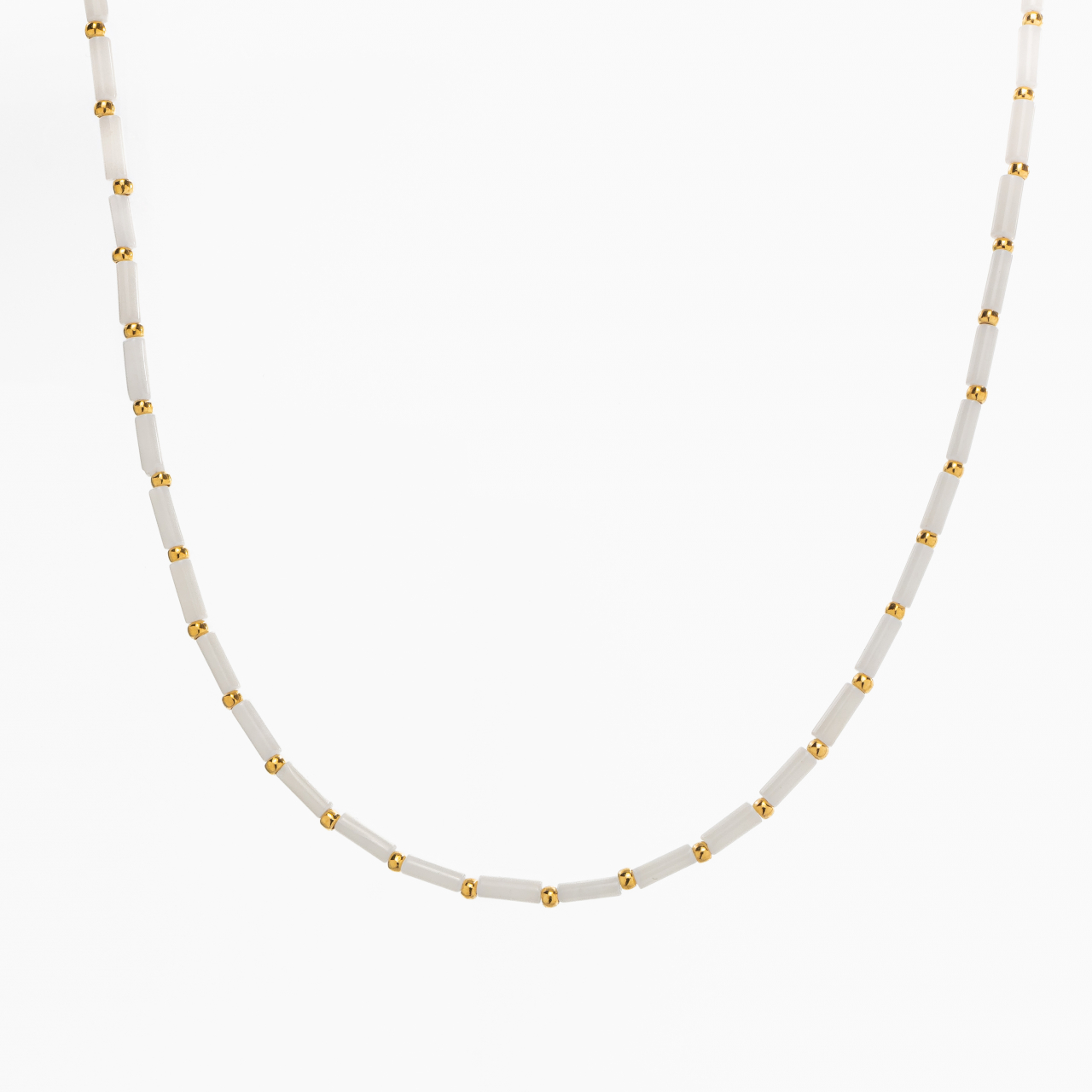 Colier din coral alb cu margele placate cu aur 24 k lungime 41 cm [1]