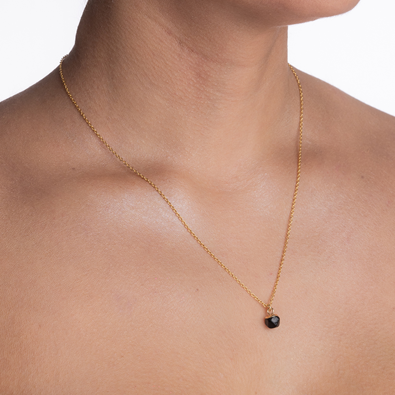 Colier pandantiv onix forma neregulata diametrul 7 mm pe lant argint placat aur galben [3]