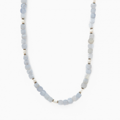 Coliere dama - Colier argint pietre semipretioase calcedonie cuburi de 5 mm si perle de cultura cu accente din argint antichizat lungime 42 cm