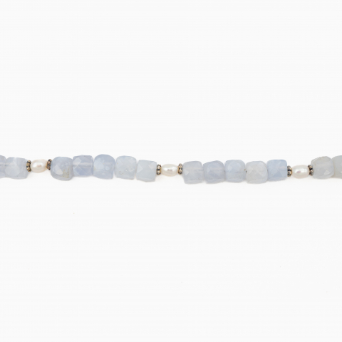 Colier argint pietre semipretioase calcedonie cuburi de 5 mm si perle de cultura cu accente din argint antichizat lungime 42 cm [1]