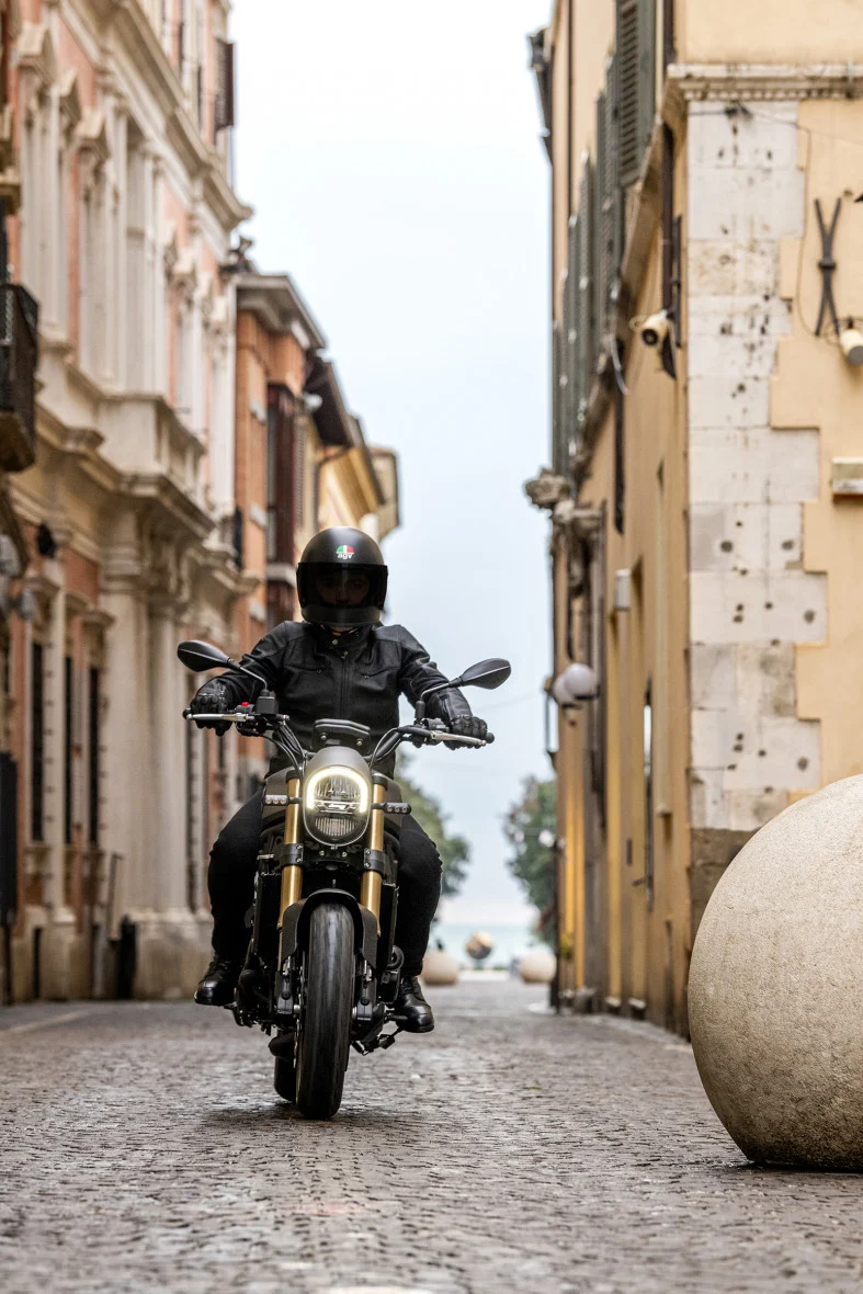 Benelli Leoncino 800 ABS [4]