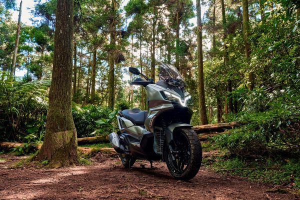 Sym Adx 300 [6]
