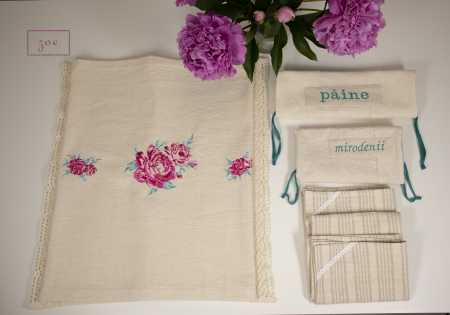ODAIA DE BUMBAC - Set Bucătărie "Delicatețea Bujorilor"