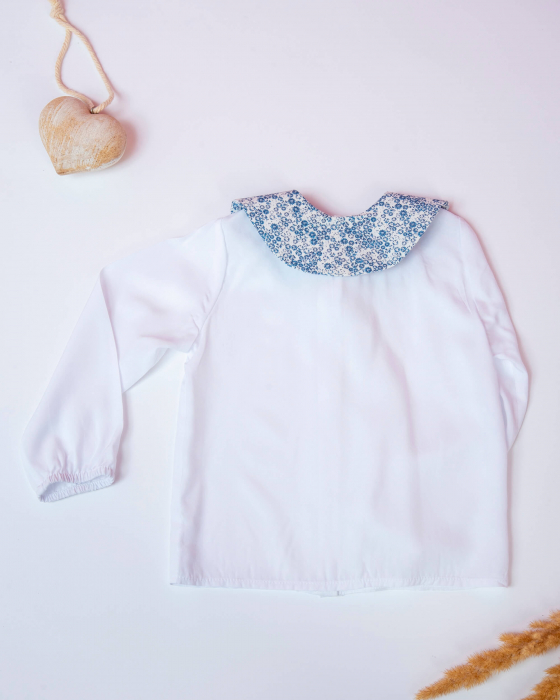 Bluza alba din vascoza cu guleras cu imprimeu floral albastru [5]
