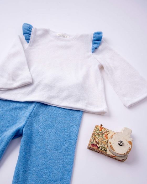 Compleu cu pantaloni evazati baby blue si bluza cu volanase [5]
