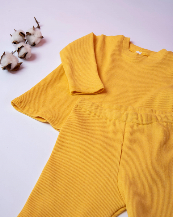 Compleu din jersey reiat galben cu colanti si bluza cu maneca lunga [4]