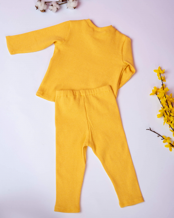 Compleu din jersey reiat galben cu colanti si bluza cu maneca lunga [5]