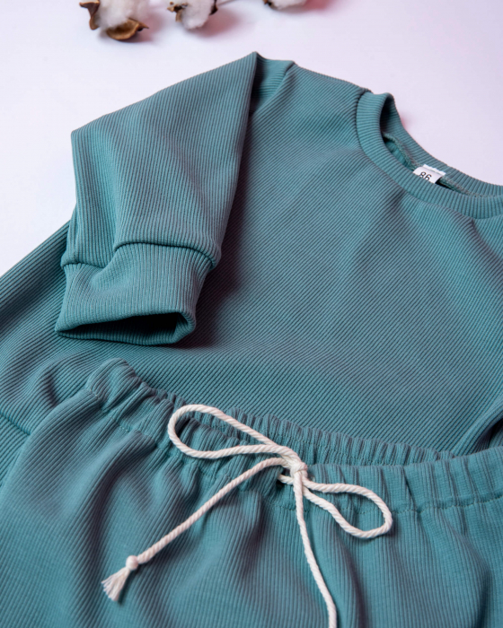 Compleu din jersey reiat verde turcuaz inchis cu pantaloni si bluza cu maneca lunga [4]