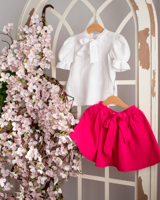 Set din muselina cu bluza alba si fustita roz [4]