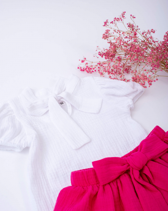 Set din muselina cu bluza alba si fustita roz [2]