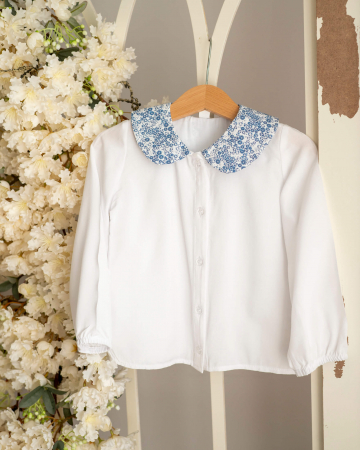 Camasi si bluze - Bluza alba din vascoza cu guleras cu imprimeu floral albastru
