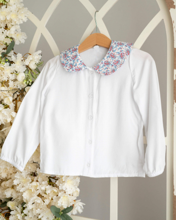 Camasi si bluze - Bluza alba din vascoza cu guleras cu imprimeu cu lacrimi albastru cu rosu