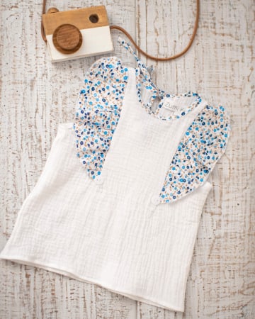Camasi si bluze - Bluza din muselina alba, cu imprimeu floral albastru