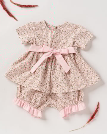 Compleuri - Compleu de vara cu bluza si pantalonasi scurti bufanti