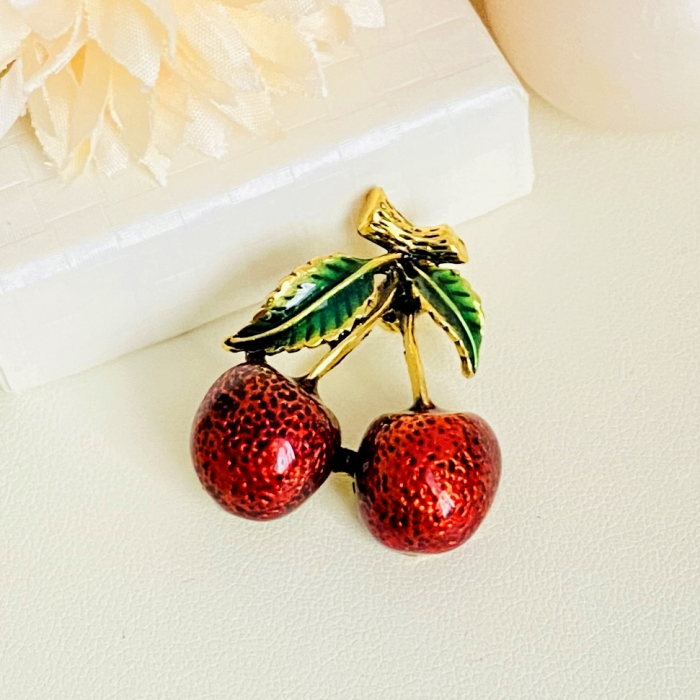 Brosa Cirese, Brosa Dama Femei [3]