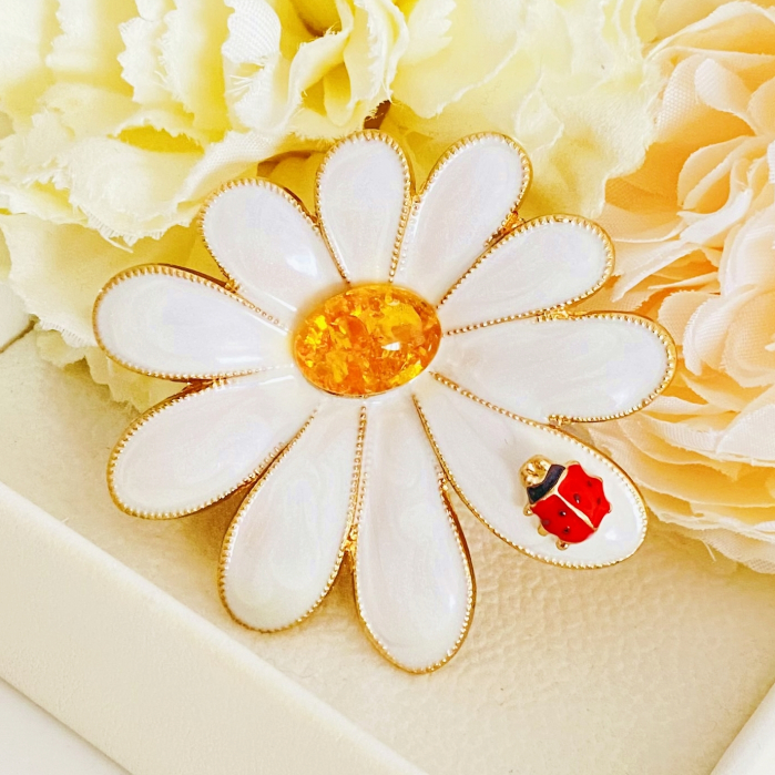 Brosa Margareta Buburuza, Brose Dama, Brose Mari Flori [3]