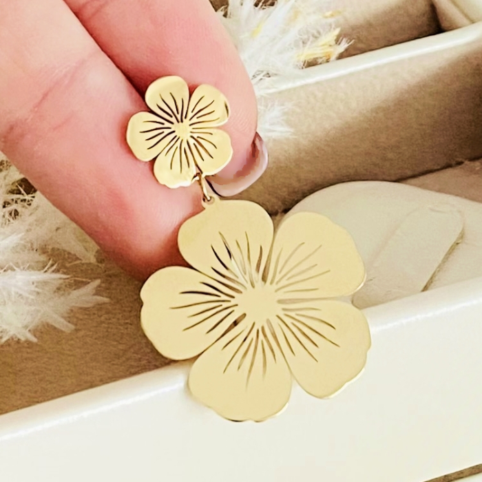 Cercei Floare Aurie - Otel Inoxidabil, Cercei Surub, Cercei Dama, Bijuterii Inox [3]