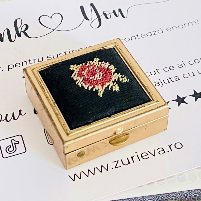 Mini Cutiuta Vintage - Floare Brodata, Decoratiuni Vintage [3]