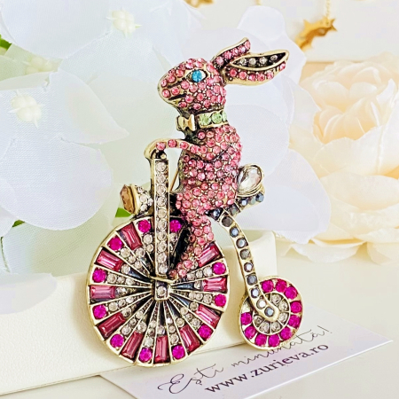 Brosa Iepure pe Bicicleta Roz, Brose Dama, Brose Elegante [5]