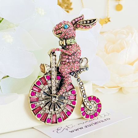 Brosa Iepure pe Bicicleta Roz, Brose Dama, Brose Elegante [3]