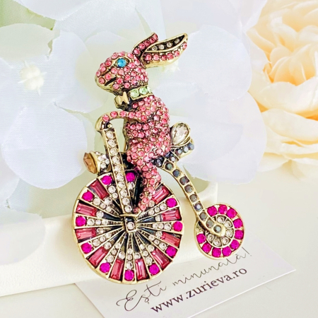 Brosa Iepure pe Bicicleta Roz, Brose Dama, Brose Elegante [4]