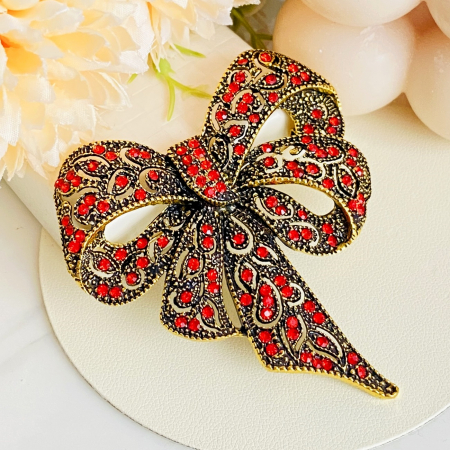 Brosa Funda Aurie si Rosie, Brosa Dama Femei [1]