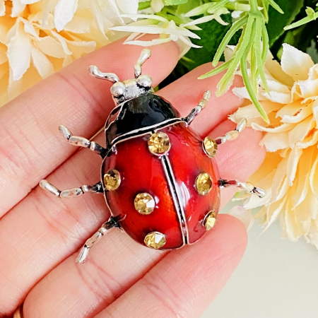 Brosa Gargarita, Brosa Dama Femei [0]