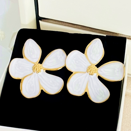 BIJUTERII OTEL INOXIDABIL - Cercei Flori Albe - Otel Inoxidabil, Cercei Surub, Cercei Dama, Bijuterii Inox