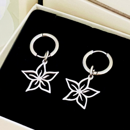 BIJUTERII OTEL INOXIDABIL - Cercei Flori Argintii - Otel Inoxidabil, Cercei Surub, Cercei Dama, Bijuterii Inox