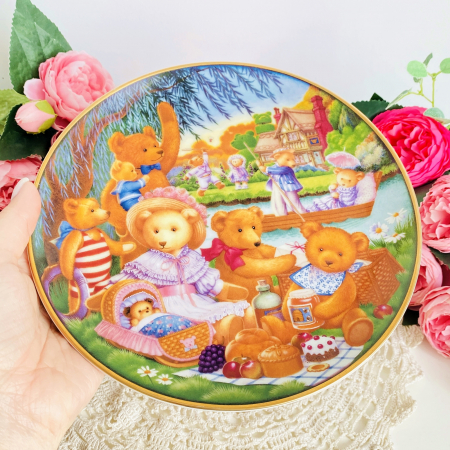 Farfurie Vintage Ursuleti de Plus, Portelan Vintage [1]