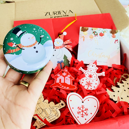 Gift Box Lumanare Parfumata Om Zapada Verde, Gift Box pentru femei, Seturi Cadou Secret Santa [3]