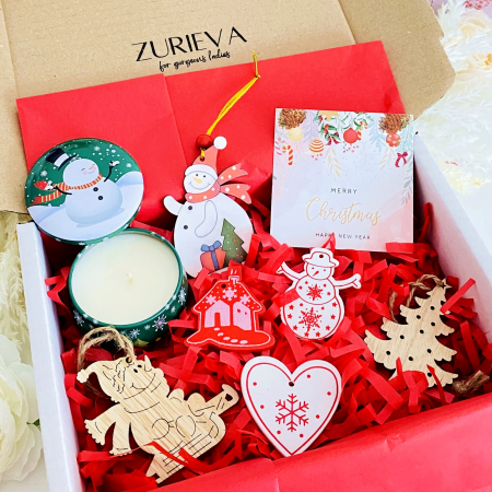 GIFT BOX - Gift Box Lumanare Parfumata Om Zapada Verde, Gift Box pentru femei, Seturi Cadou Secret Santa