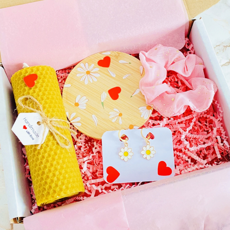 Set Cadou Lumanare & Cercei Margarete Albe, Gift Box pentru femei, Seturi Cadou [1]