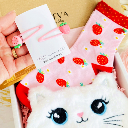 Gift Box Pisica & Capsuni, Gift Box pentru femei, Seturi Cadou [2]